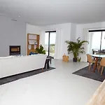Hills Apart-hotel 4*