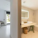 Hills Apart-hotel 4*