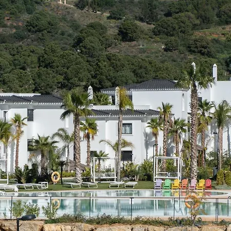 Hills Aparthotel 2*