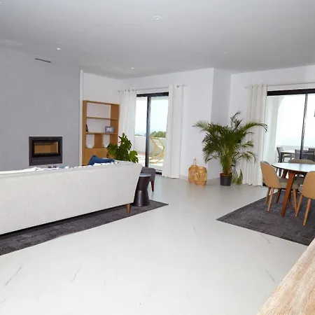 Hills Apart-hotel 4*
