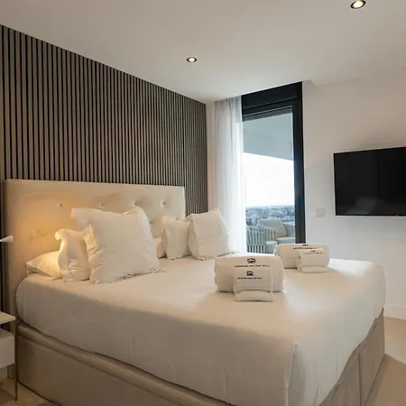 Hills Apart-hotel 4*