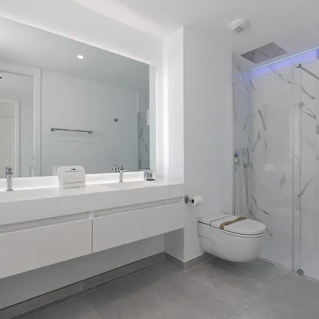 Hills Apartahotel 4*