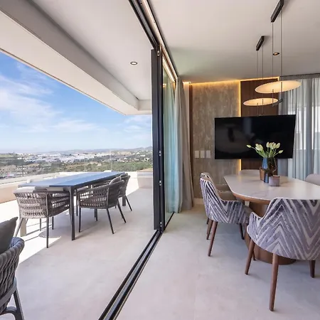 Apartahotel Hills 4*
